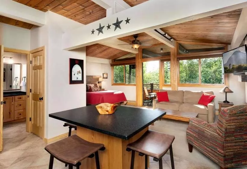 Hotel Laurelwood Condominiums, A Destination Residence