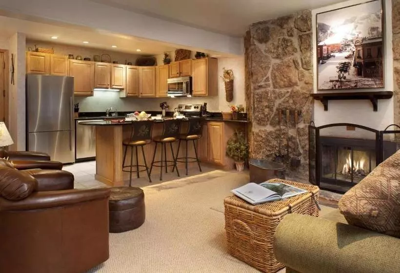 Hotel Laurelwood Condominiums, A Destination Residence