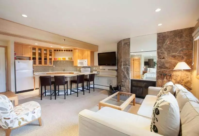 Hotel Laurelwood Condominiums, A Destination Residence