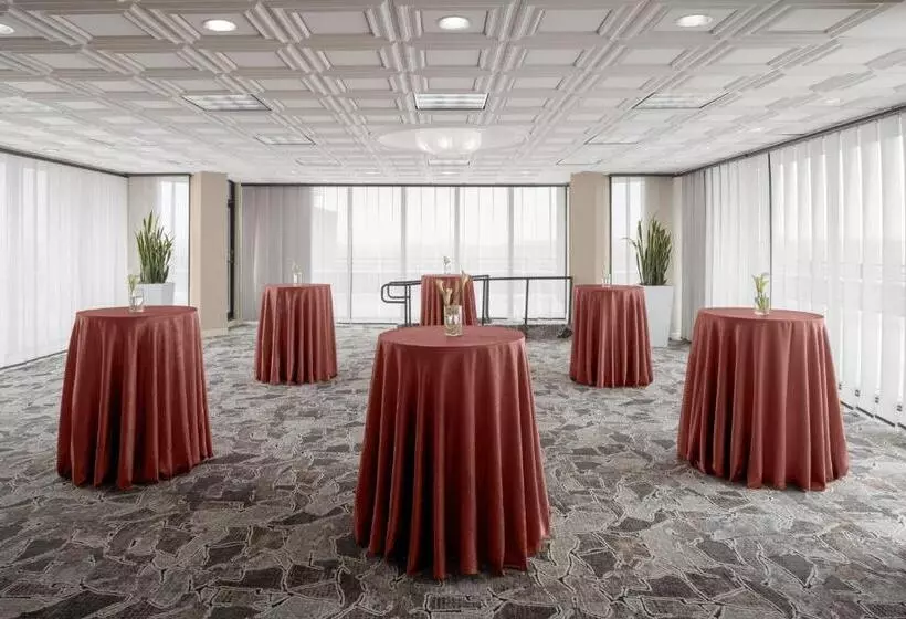 ホテル Renaissance Chicago North Shore