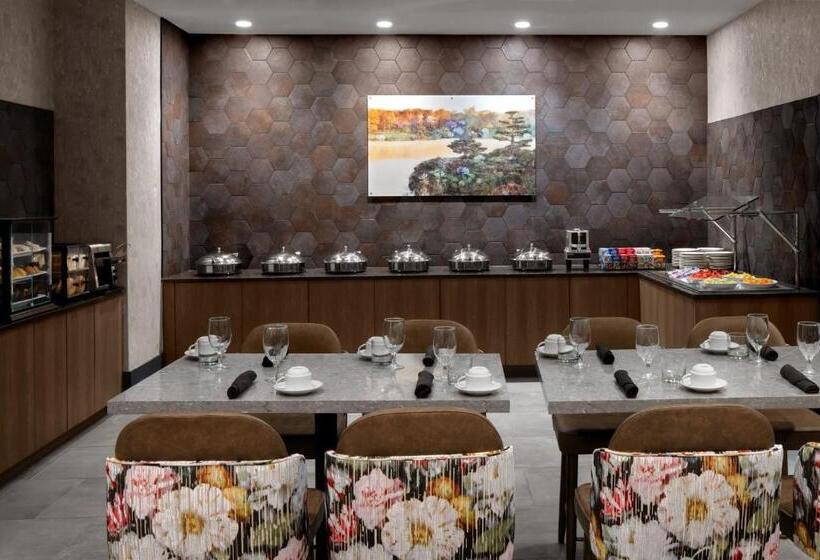 فندق Renaissance Chicago North Shore