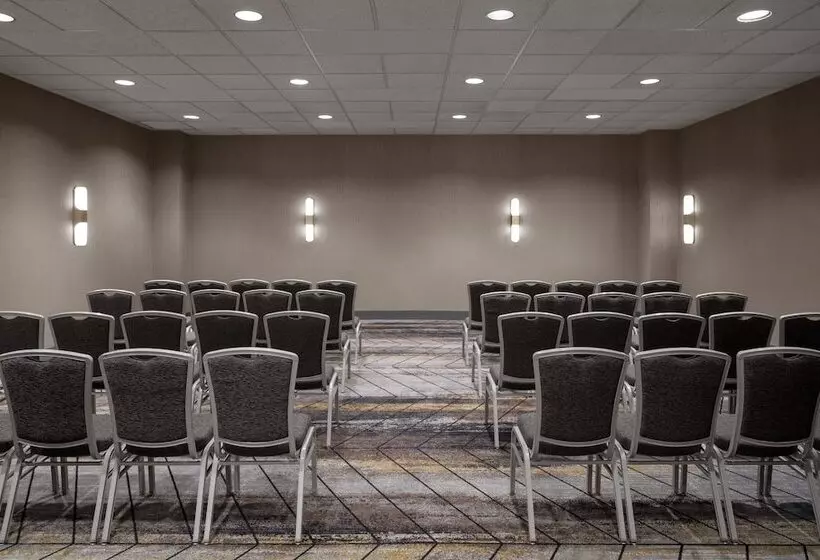 ホテル Renaissance Chicago North Shore