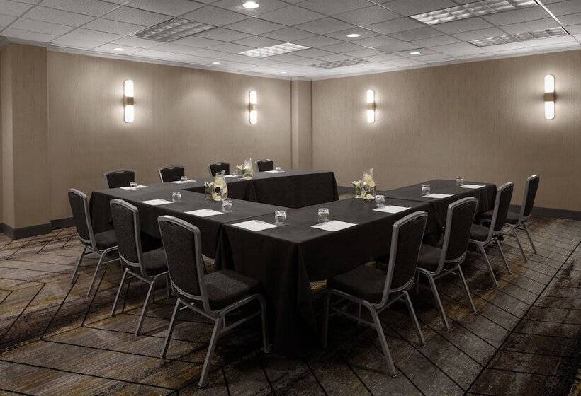 فندق Renaissance Chicago North Shore