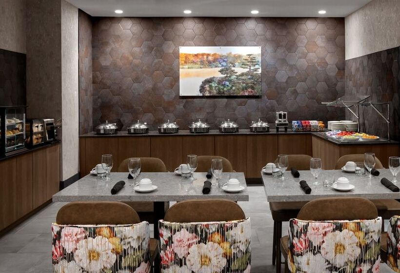 فندق Renaissance Chicago North Shore