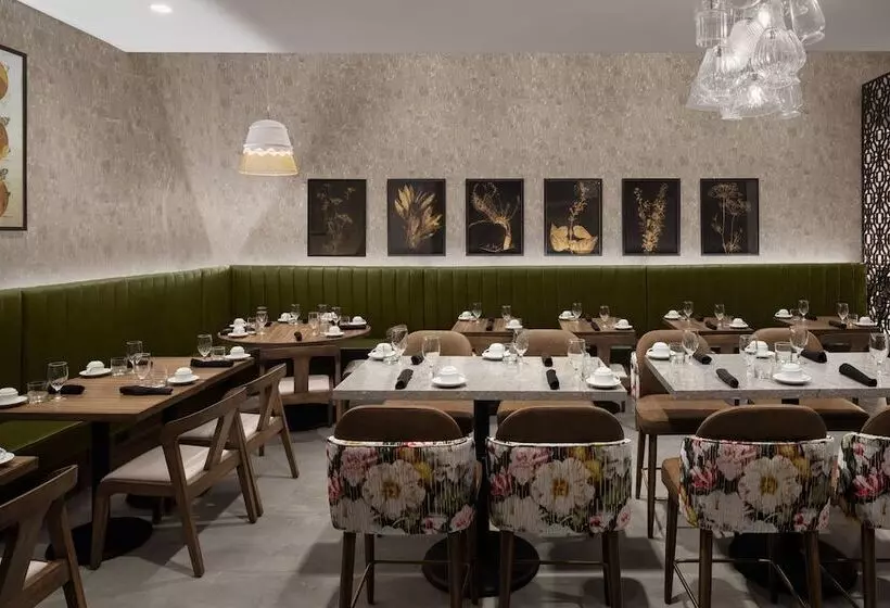 ホテル Renaissance Chicago North Shore