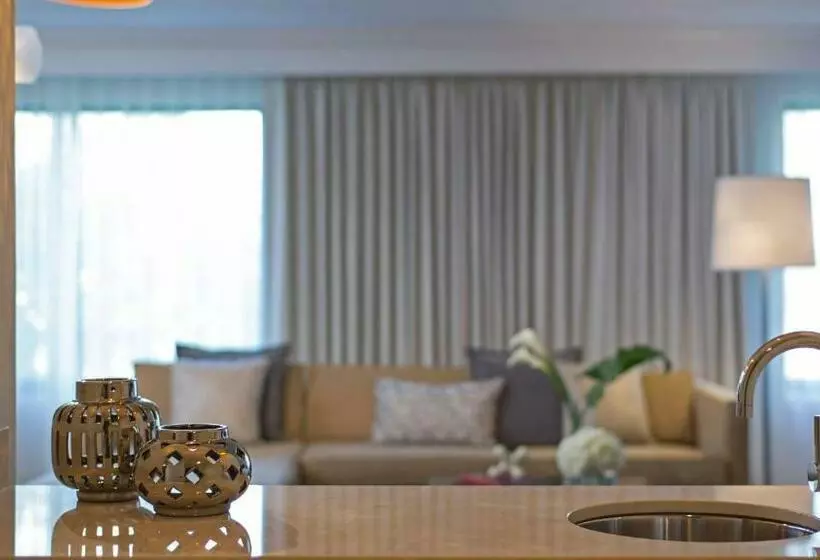 هتل Renaissance Westchester