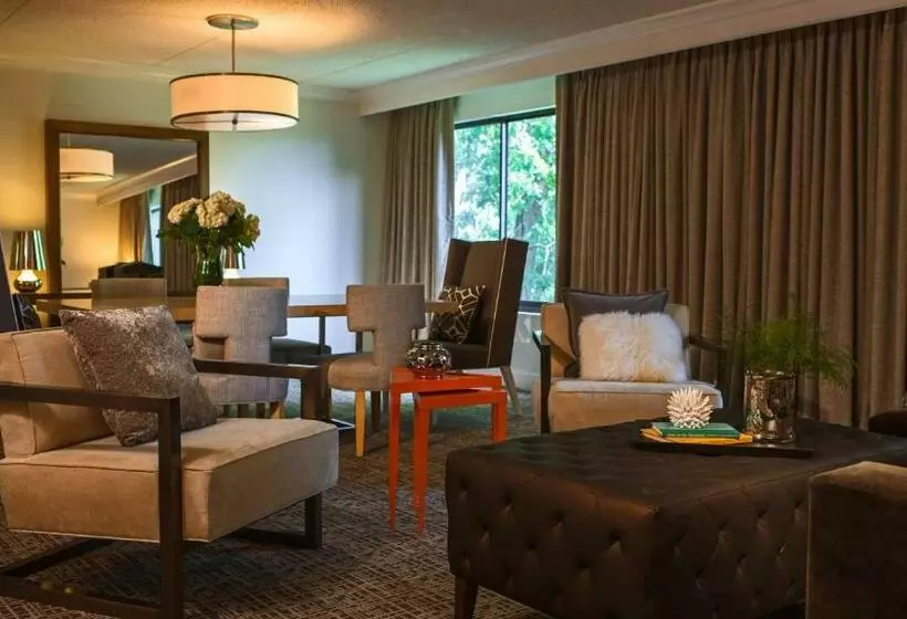 هتل Renaissance Westchester