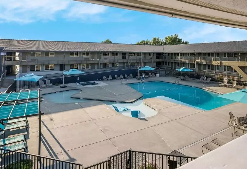 Richland Riverfront Hotel, Ascend Hotel Collection