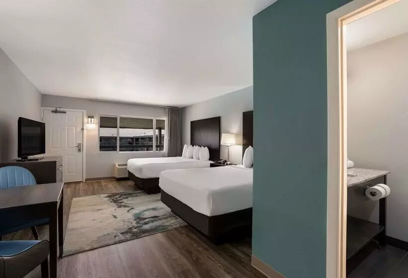 Richland Riverfront Hotel, Ascend Hotel Collection