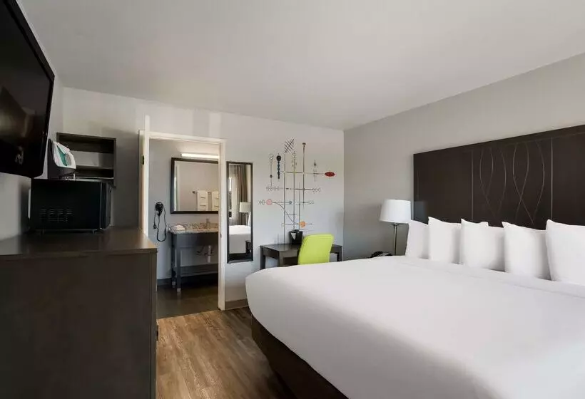 Richland Riverfront Hotel, Ascend Hotel Collection