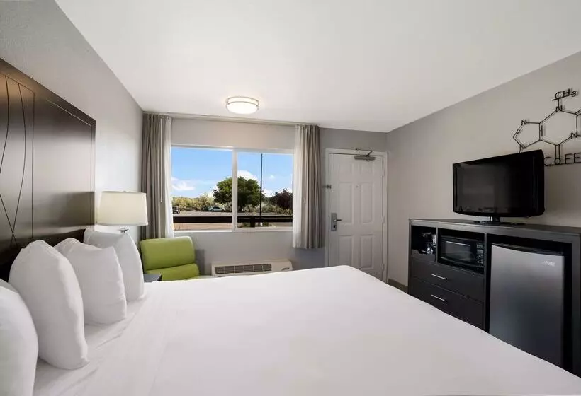 Richland Riverfront Hotel, Ascend Hotel Collection