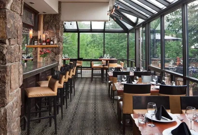 호텔 Stonebridge Inn