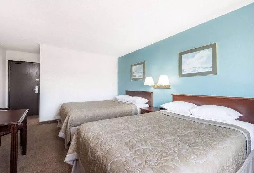 ホテル Super 8 By Wyndham Brookville