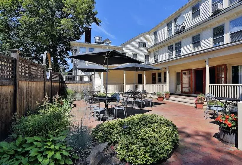 酒店 The Kennebunk Inn