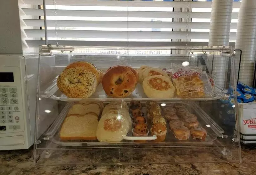 فندق على الطريق Americas Choice Inn & Suites