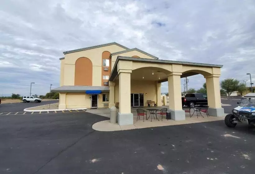 فندق على الطريق Americas Choice Inn & Suites