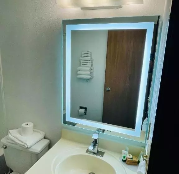 فندق على الطريق Americas Choice Inn & Suites