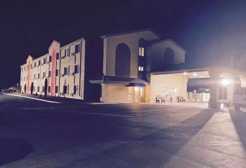 فندق على الطريق Americas Choice Inn & Suites