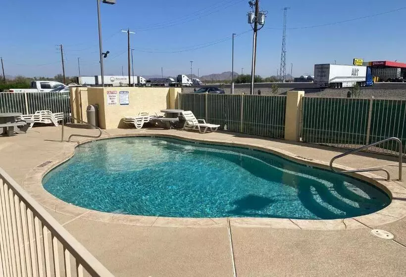 فندق على الطريق Americas Choice Inn & Suites