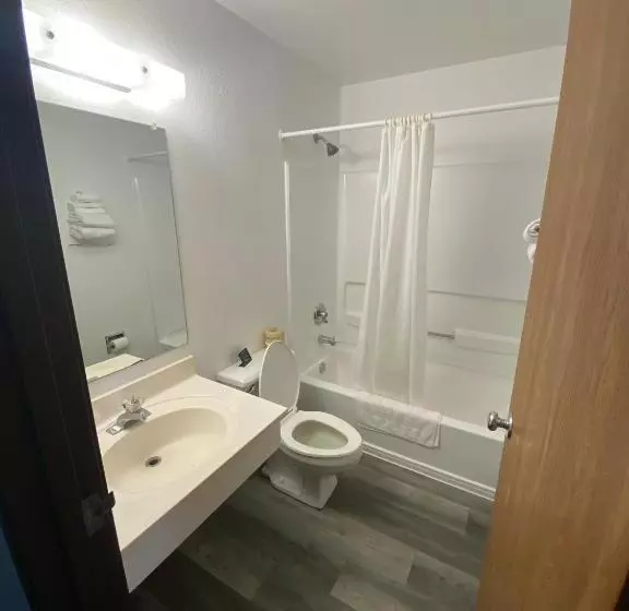 فندق على الطريق Americas Choice Inn & Suites