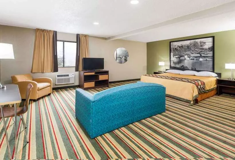 فندق على الطريق Super 8 By Wyndham Bloomington