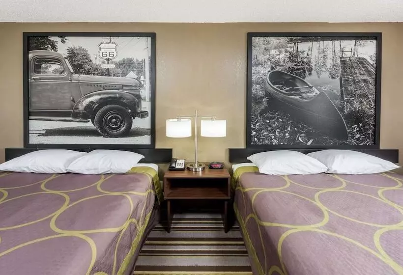 فندق على الطريق Super 8 By Wyndham Bloomington