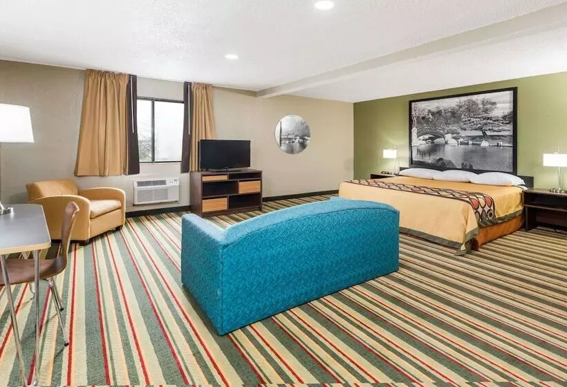 فندق على الطريق Super 8 By Wyndham Bloomington