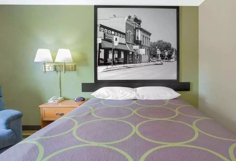 汽车旅馆  Super 8 By Wyndham Champaign