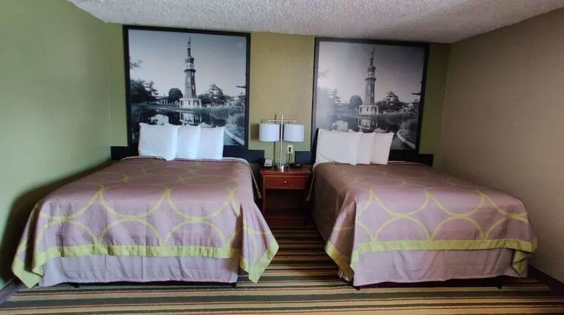 汽车旅馆  Super 8 By Wyndham Champaign