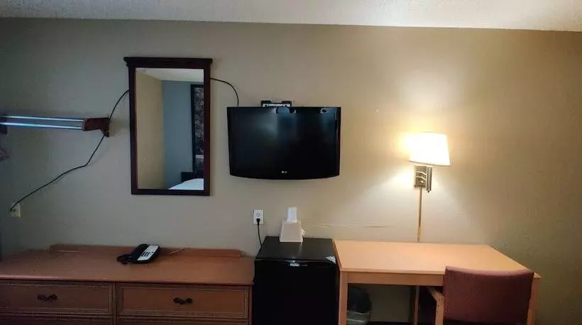 汽车旅馆  Super 8 By Wyndham Champaign