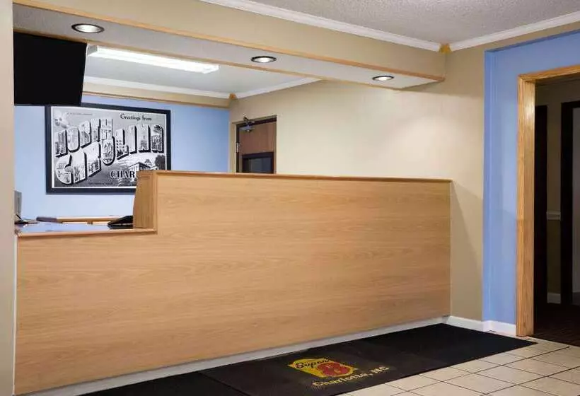 Motelli Super 8 By Wyndham Charlotte University