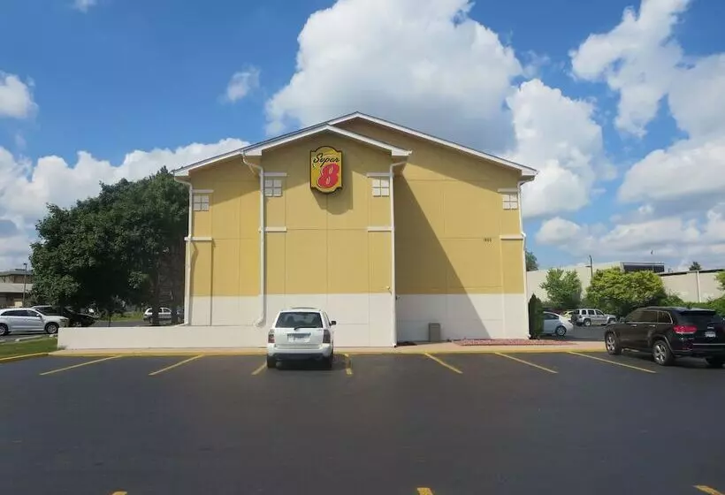 모텔 Super 8 By Wyndham Mundelein/libertyville Area