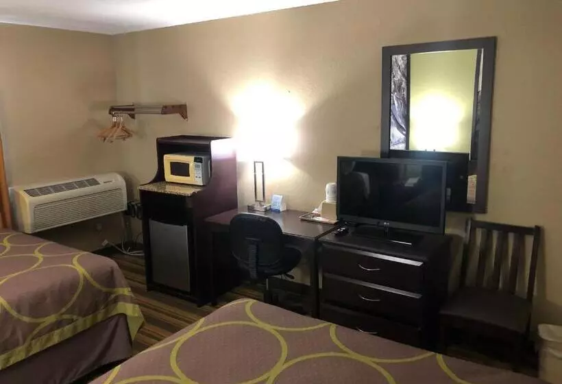 Motel Super 8 By Wyndham Topeka/wanamaker Rd/i70