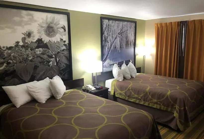 Motel Super 8 By Wyndham Topeka/wanamaker Rd/i70