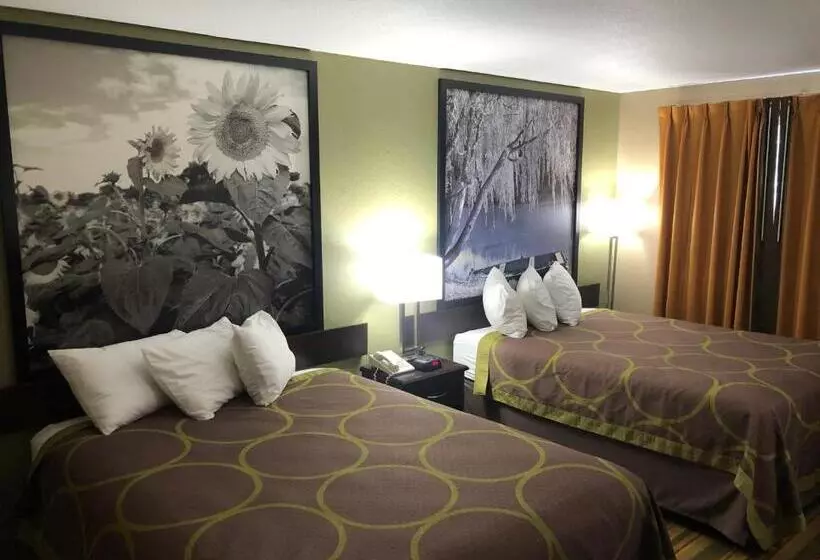 Motel Super 8 By Wyndham Topeka/wanamaker Rd/i70