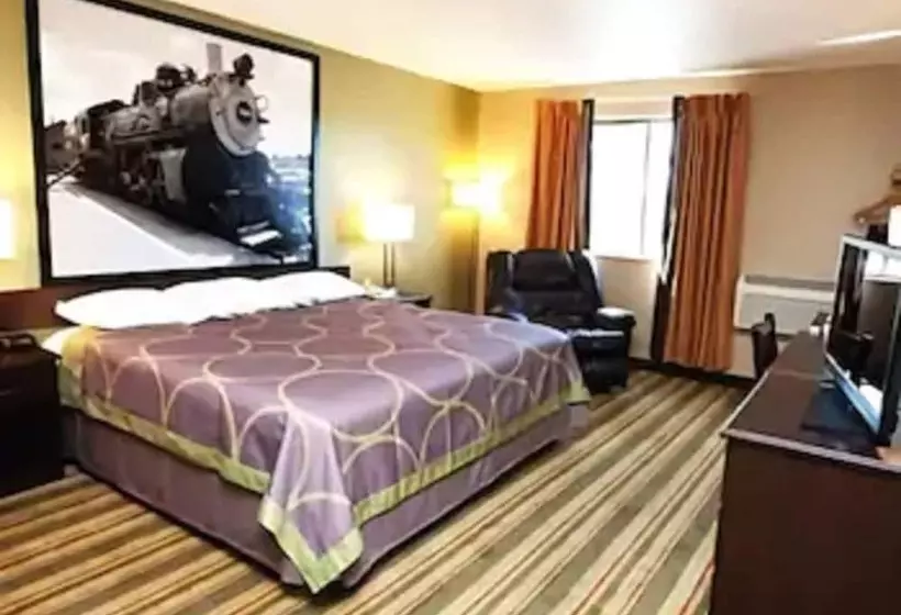 Motel Super 8 By Wyndham Topeka/wanamaker Rd/i70