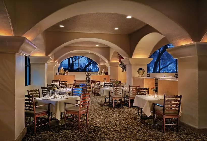 Scottsdale Cottonwoods Resort & Suites