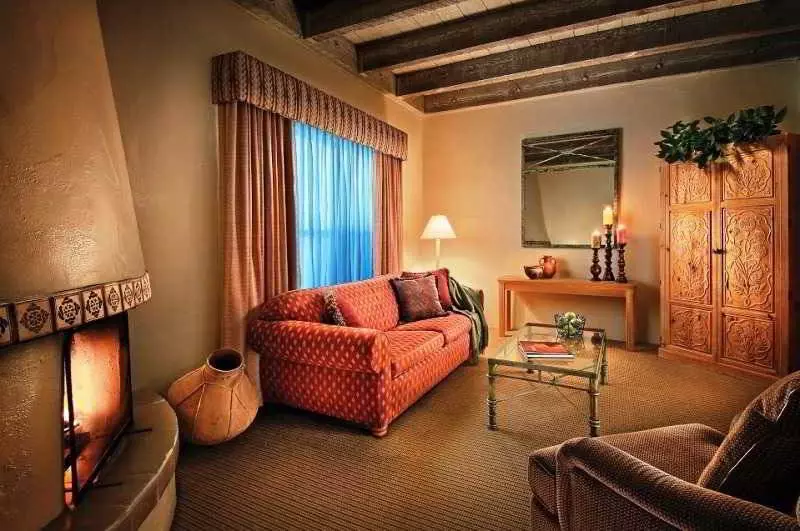 Scottsdale Cottonwoods Resort & Suites