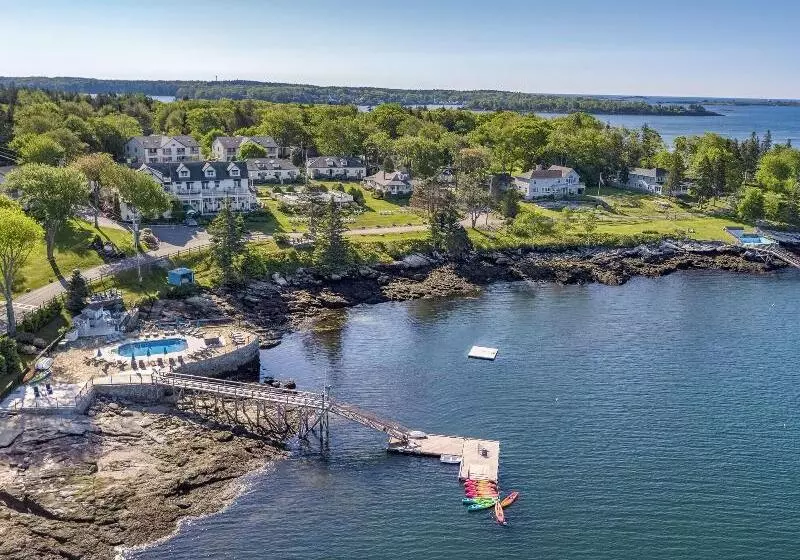 Spruce Point Inn Resort And Spa
