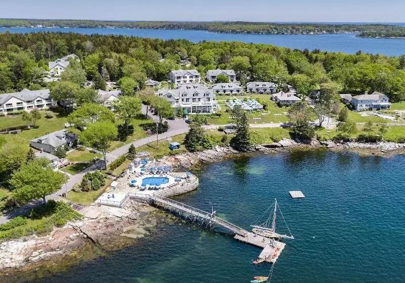 Spruce Point Inn Resort And Spa
