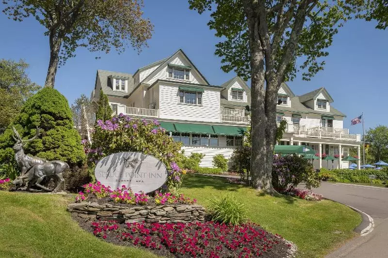 Spruce Point Inn Resort And Spa