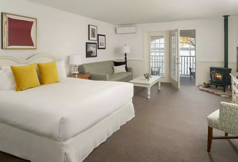 Spruce Point Inn Resort And Spa