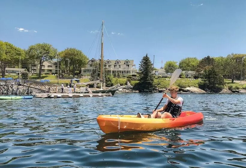 Spruce Point Inn Resort And Spa