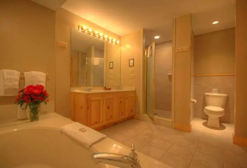 Spruce Point Inn Resort And Spa