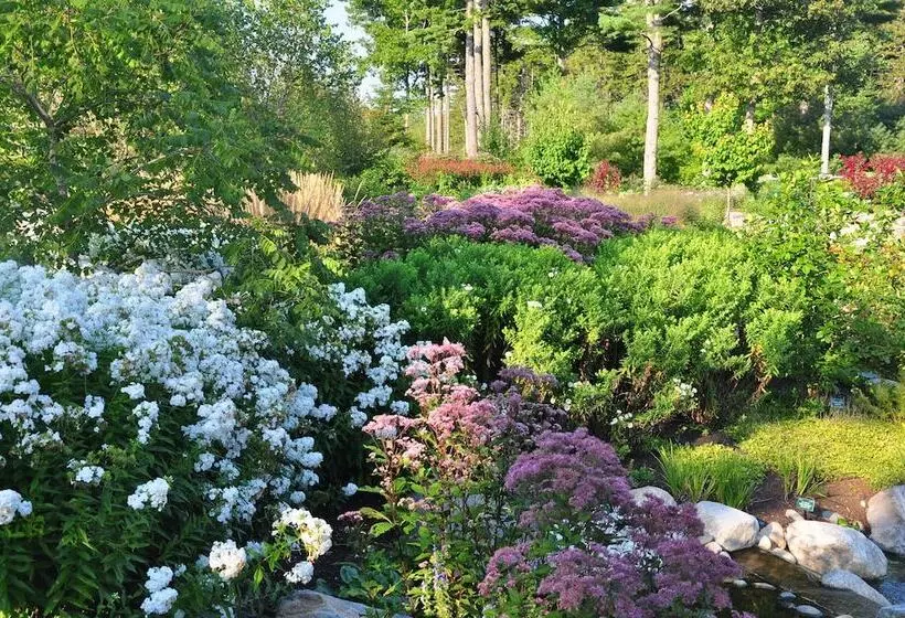 Spruce Point Inn Resort And Spa