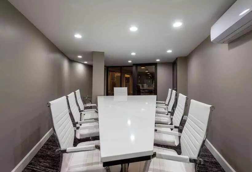 Wyndham Lancaster Resort And Convention Center