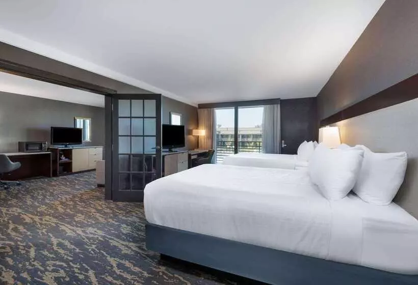 Wyndham Lancaster Resort And Convention Center