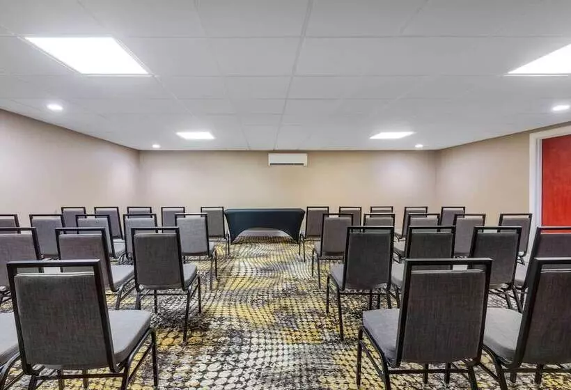 Wyndham Lancaster Resort And Convention Center