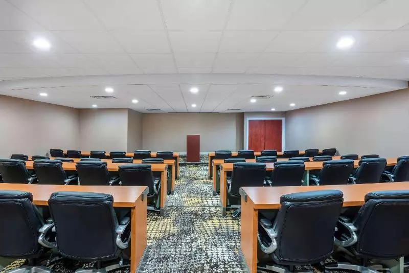 Wyndham Lancaster Resort And Convention Center