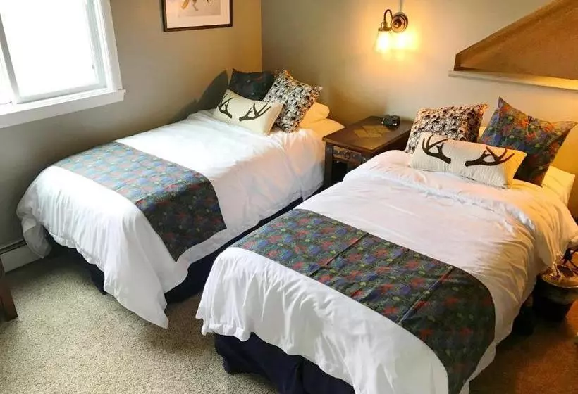 בית מלון כפרי Breck Creekside At Wildwood Suites